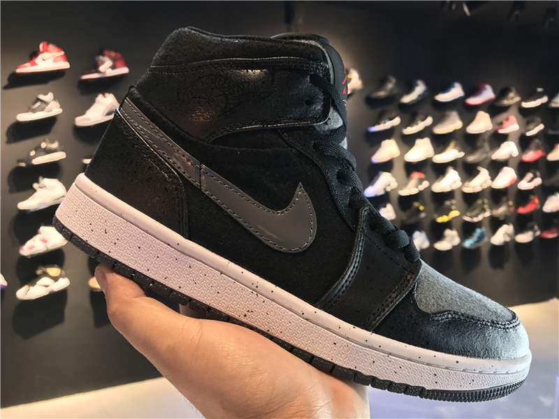 Air Jordan 1 Mid 852542 001